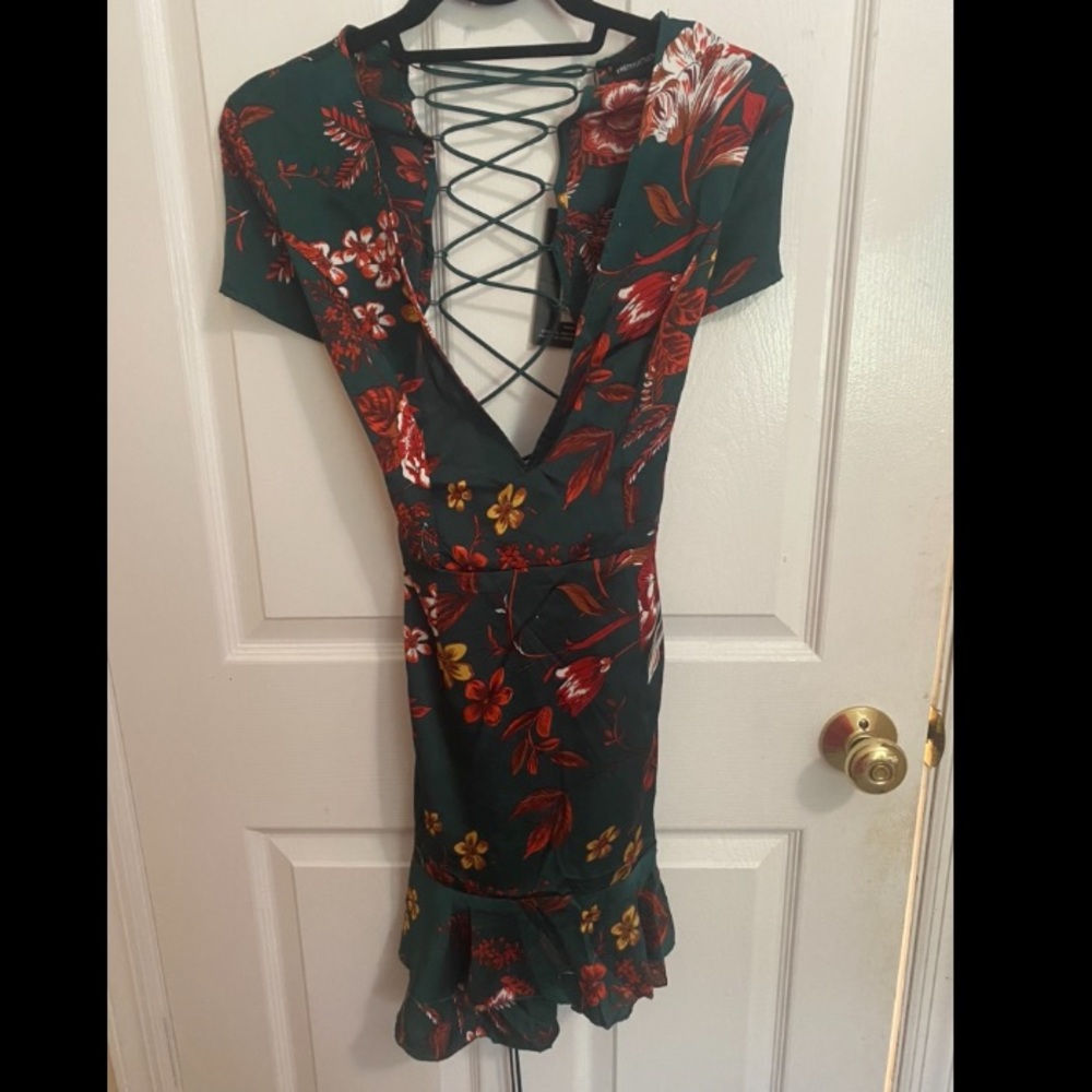 PLT lace back dress never worn!